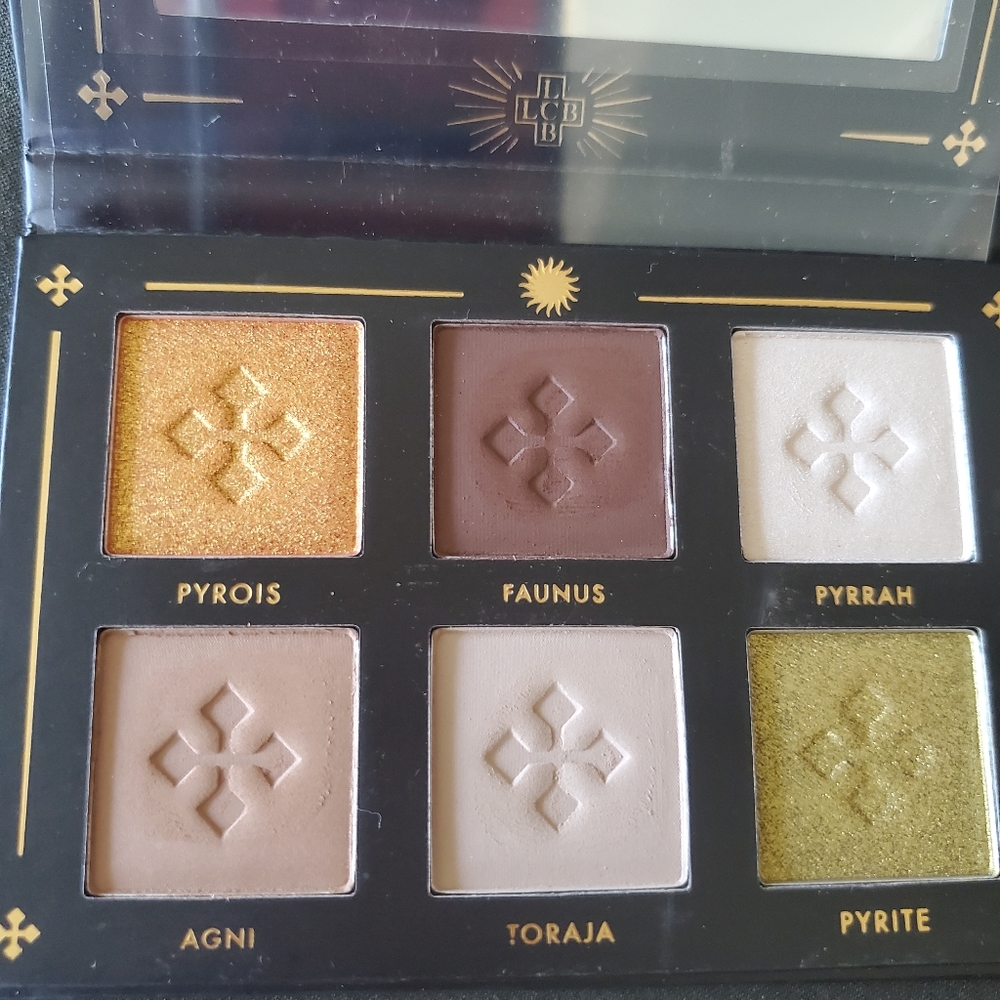 Lovecraft beauty eyeshadow palette - Picture 6 of 6